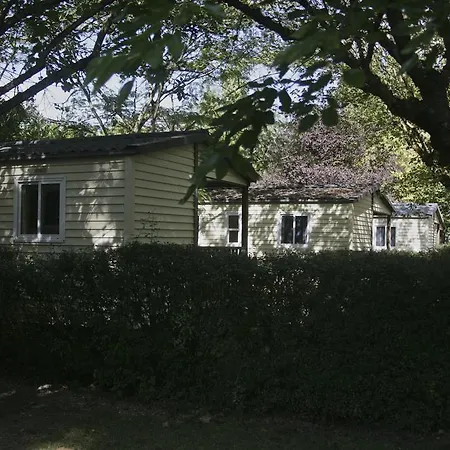 Camping Parc Du Chateau D'allot 3*