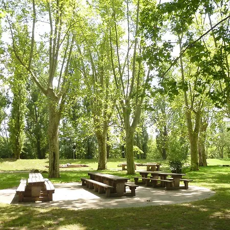 Campsite Camping Parc Du Chateau D'allot Boe